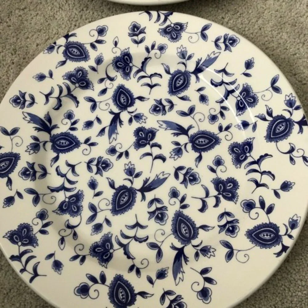 Pier 1 Imports Eliza Earthware Dinner Plate Set‎ (2) blue white